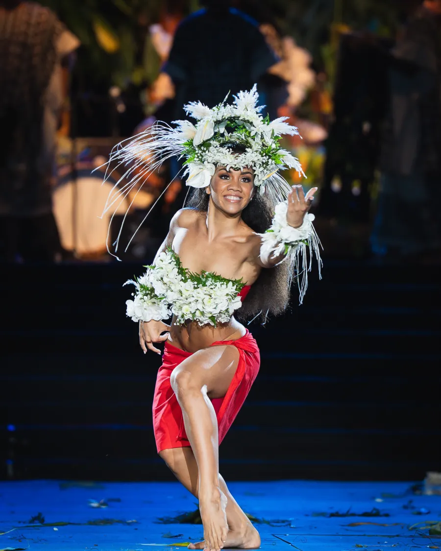 Manohiva — détail de costumes